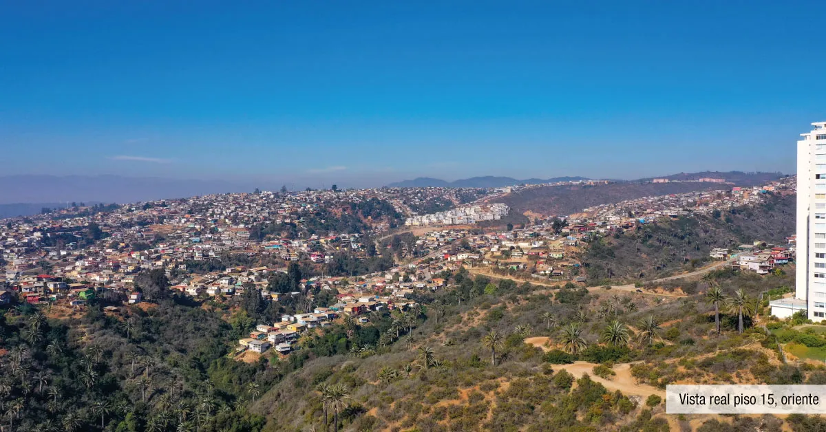 Vista oriente despejada desde el piso 15 de Condominio Alto Marañón 3 en Viña del Mar.