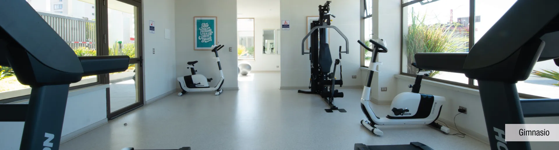 Gimnasio totalmente equipado para residentes de Condominio Parque Marañón, Viña del Mar.