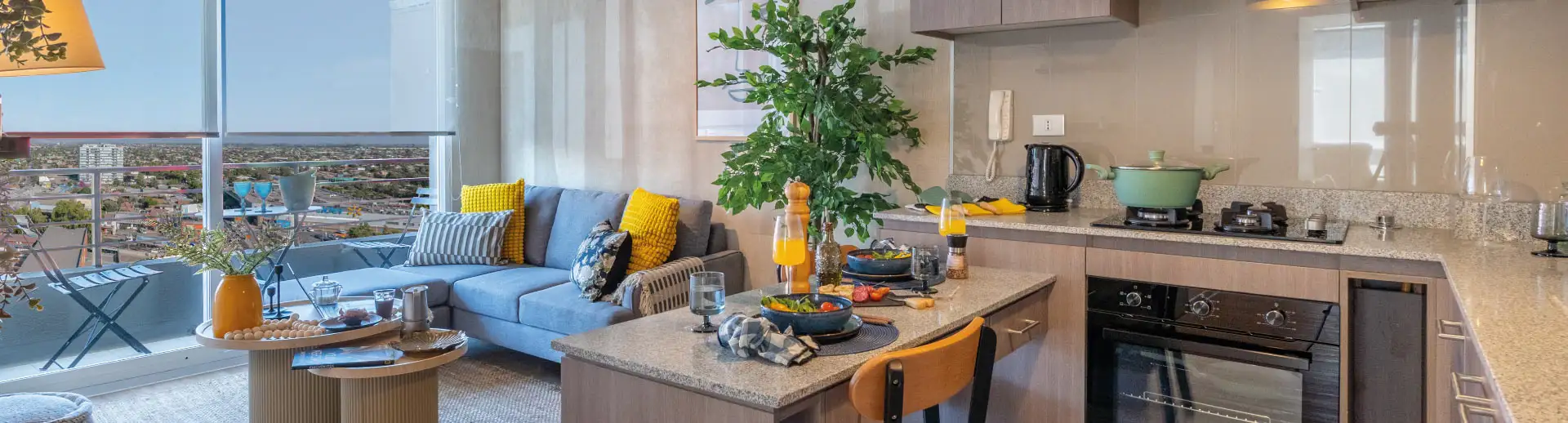 Espacios integrados en Condominio Parque del Sur, La Cisterna, con moderno piso vinílico SPC.