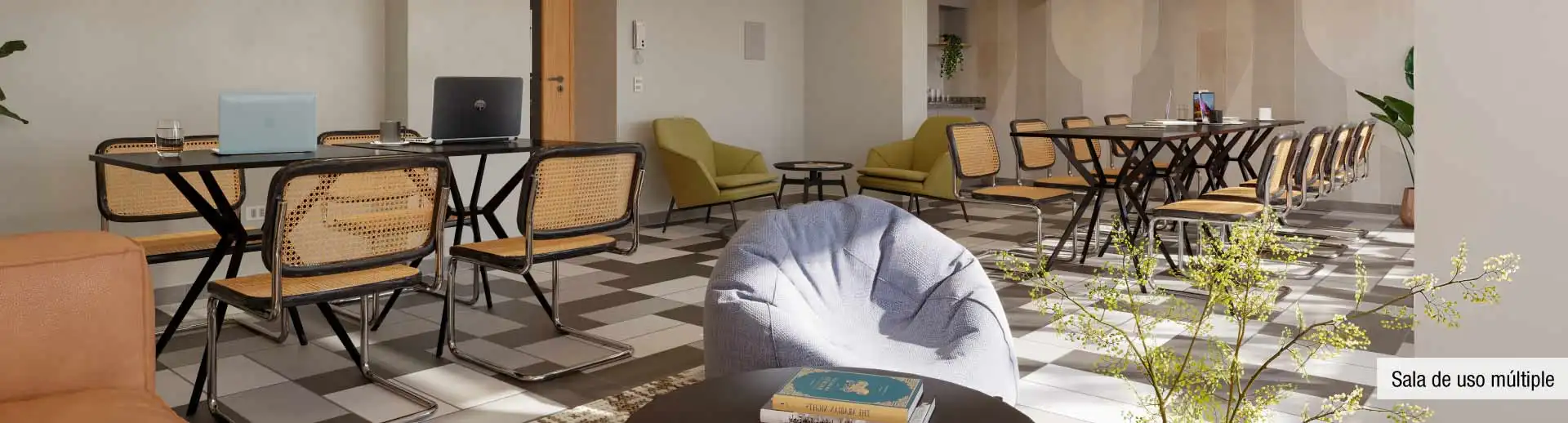 Moderna sala de uso múltiple para residentes de Edificio Álvarez Oriente en Viña del Mar.