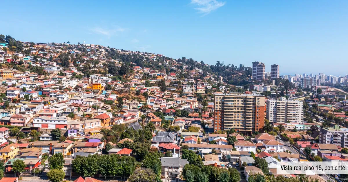 Vista poniente panorámica hacia la ciudad desde piso 15 en Edificio Álvarez Oriente, Viña del Mar.