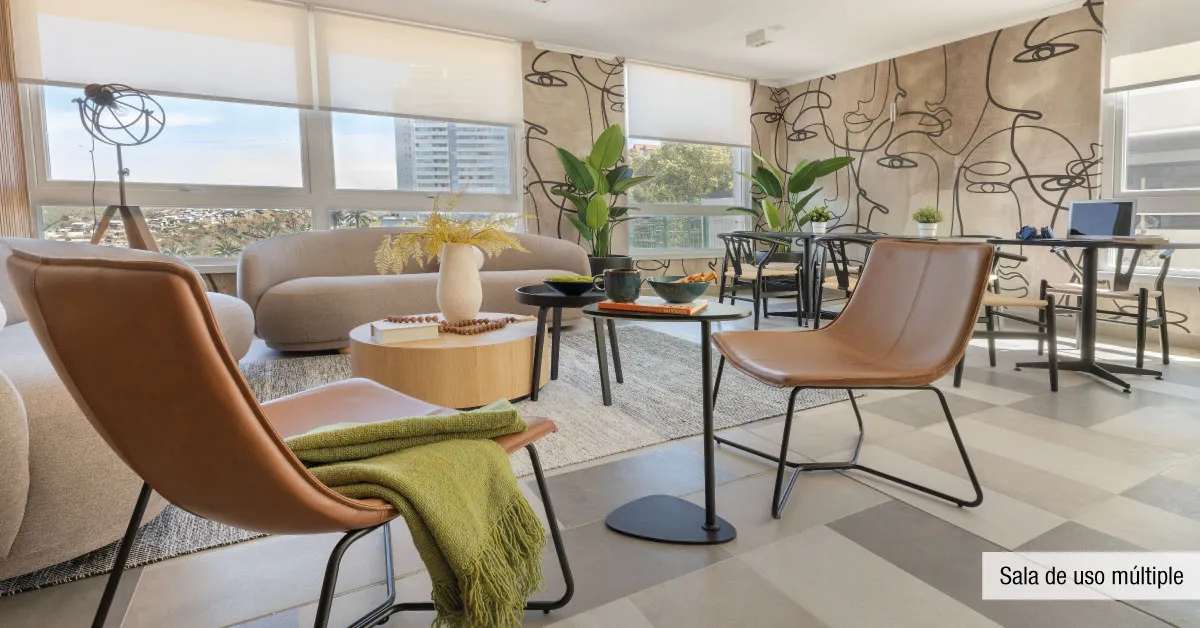 Moderna sala de uso múltiple con luz natural en Condominio Alto Marañón 3, Viña del Mar.