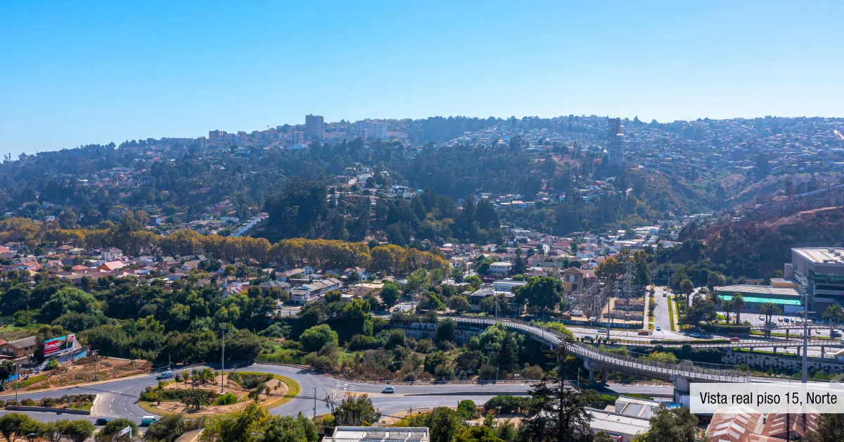 Amplia vista panorámica norte desde el piso 15 de Edificio Álvarez Oriente, Viña del Mar.