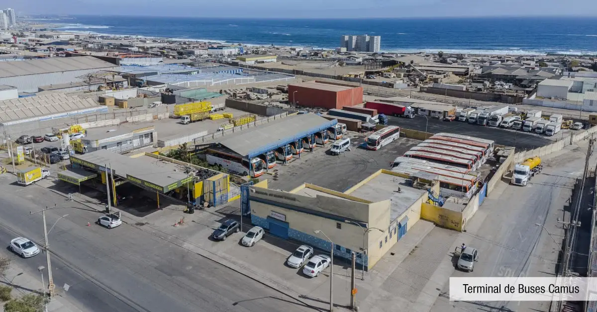 Terminal de Buses Camus cerca de Condominio Trocadero en Antofagasta, mostrando excelente conectividad regional.