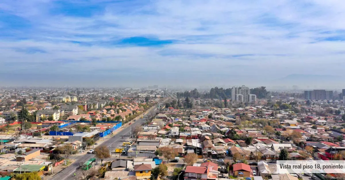 Amplia vista poniente a la ciudad desde el piso 18 del Edificio Lía Aguirre, La Florida.