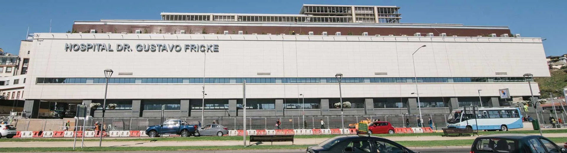 Hospital Dr. Gustavo Fricke, excelente red de salud cerca de Oficinas Parque Urbano, Viña del Mar.