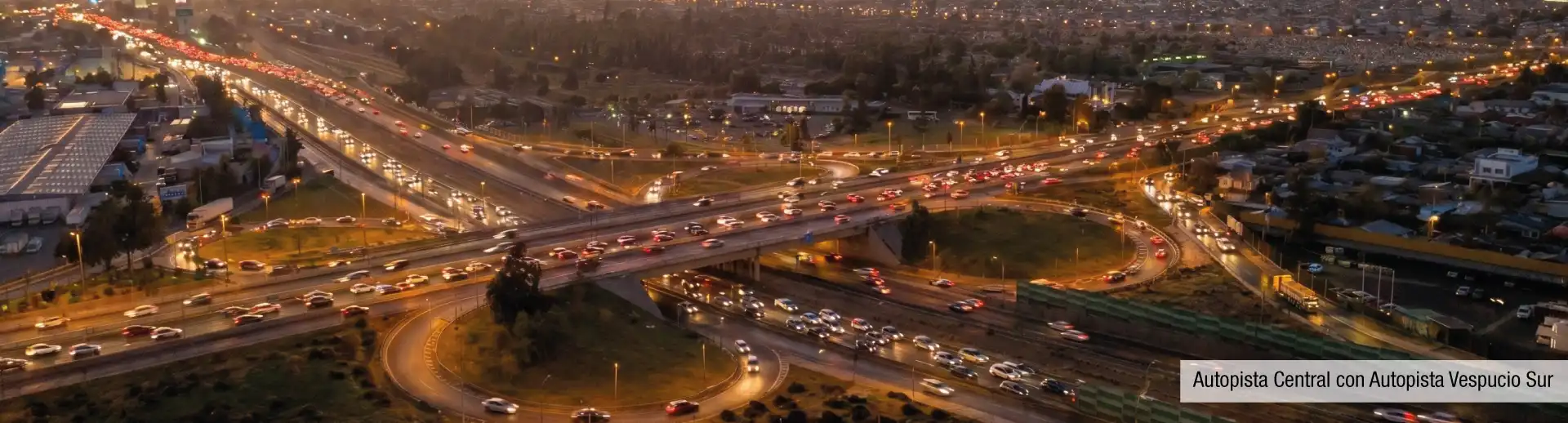 Autopista Central y Vespucio Sur cercanas a Edificio Santa Corina en La Cisterna, destacando su excelente conectividad.
