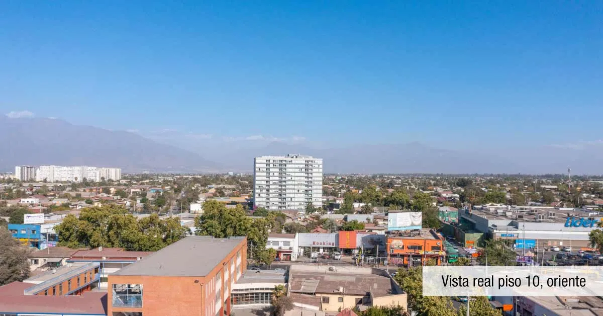 Vista panorámica oriente desde piso 10 de Condominio Parque del Sur en La Cisterna, hacia los cerros.