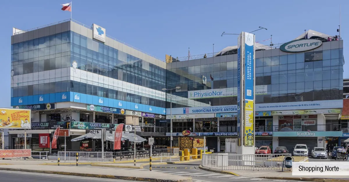 Shopping Norte cercano a Condominio Trocadero en Antofagasta, mostrando centro médico y gimnasio.