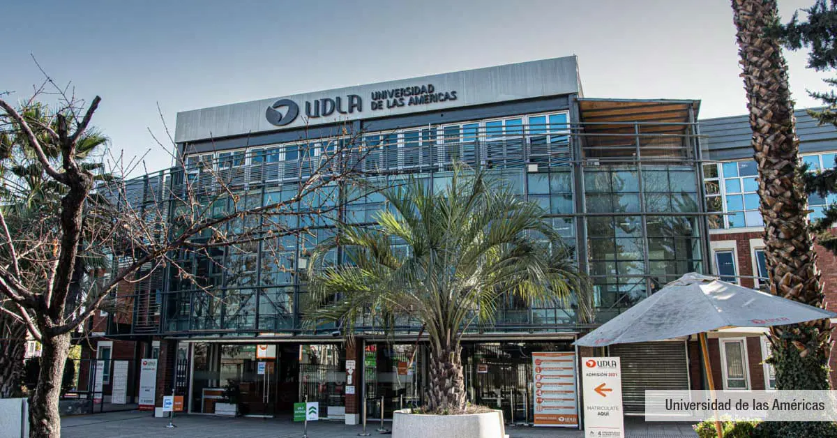 Universidad de Las Américas (UDLA), importante centro educativo cerca de Edificio Lía Aguirre.