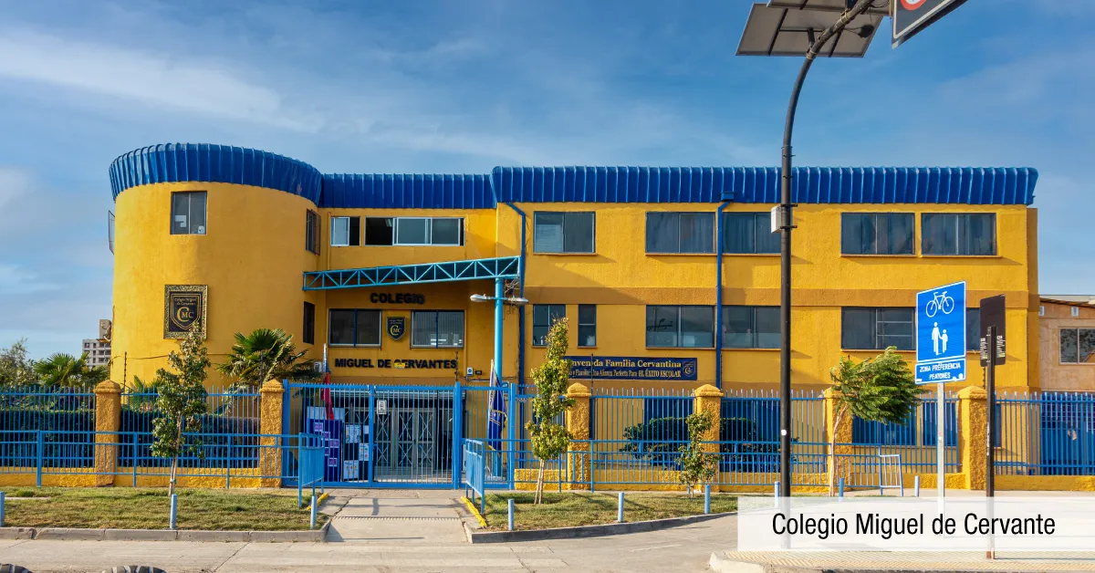 Colegio Miguel de Cervantes cerca a Condominio Parque del Sur en La Cisterna, destacando red de colegios.