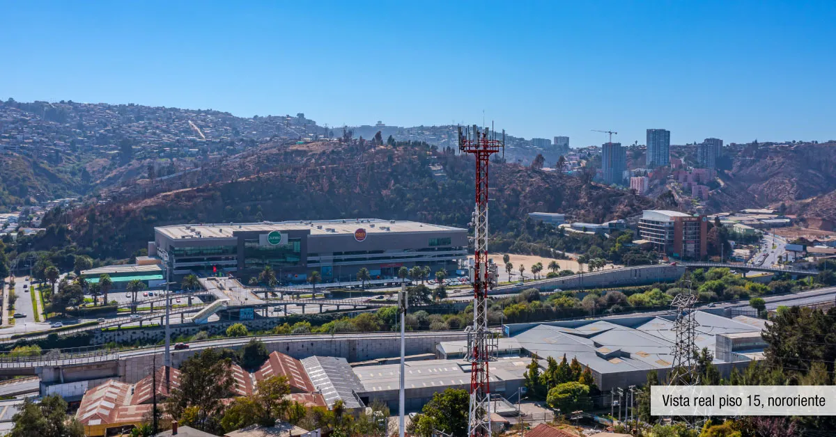 Gran vista nororiente hacia la ciudad desde el piso 15 de Edificio Álvarez Oriente, Viña del Mar.