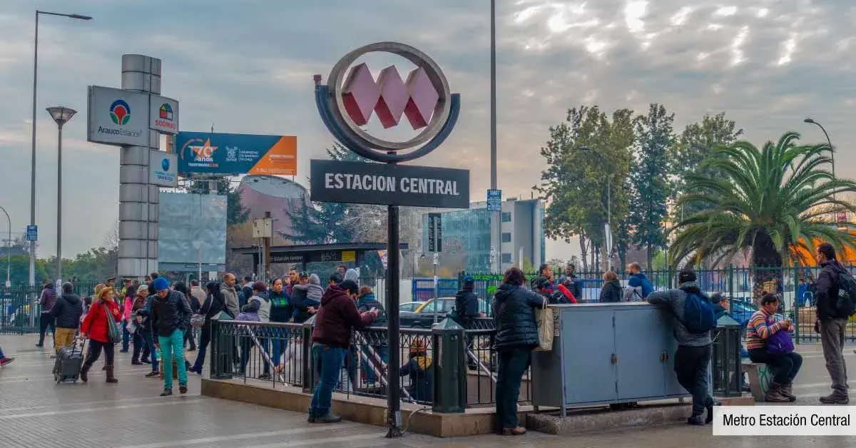 Conexión directa a Metro Estación Central, excelente transporte cerca de Condominio Francisco Zelada.