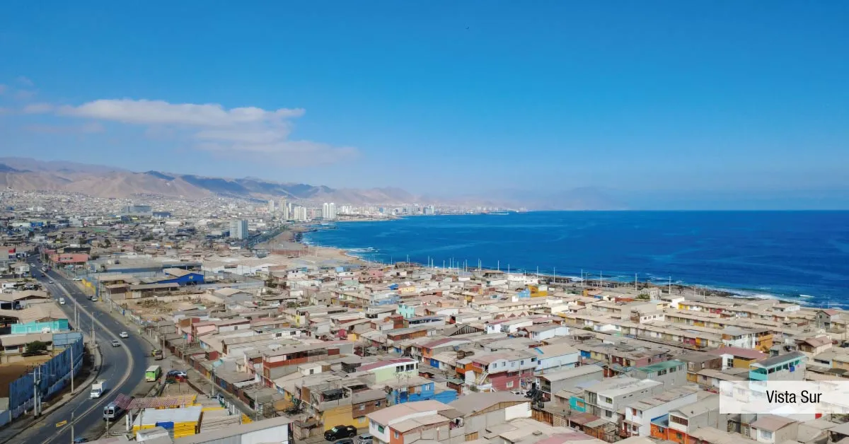 Vista sur desde Condominio Trocadero en Antofagasta, destacando la amplia costa y el océano Pacífico.