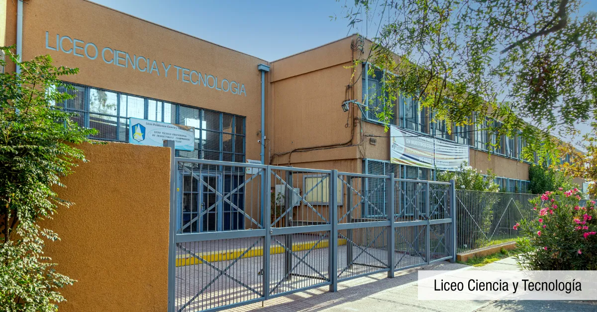 Liceo Ciencia y Tecnología cerca a Condominio Parque del Sur en La Cisterna, mostrando oferta educativa.