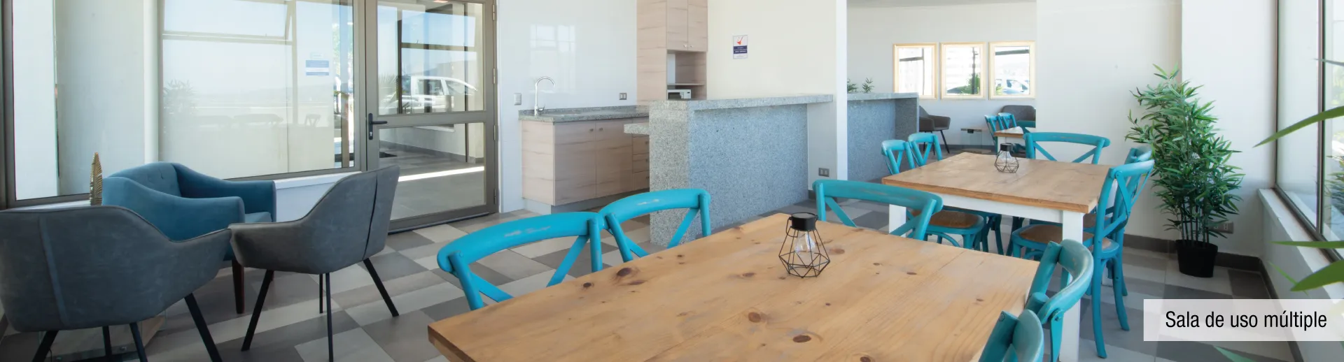 Sala de uso múltiple equipada para eventos en Condominio Parque Marañón, Viña del Mar.