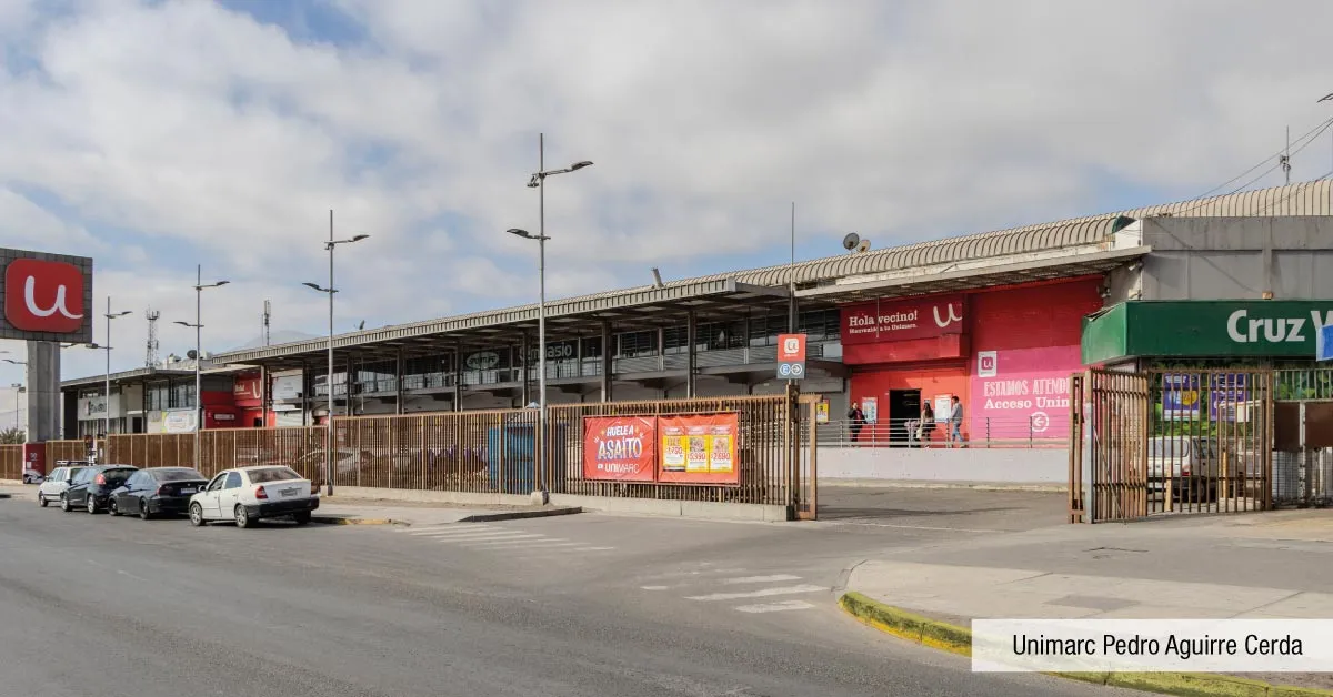 Supermercado Unimarc cercano a Condominio Trocadero en Antofagasta, destacando rápido acceso a compras diarias.