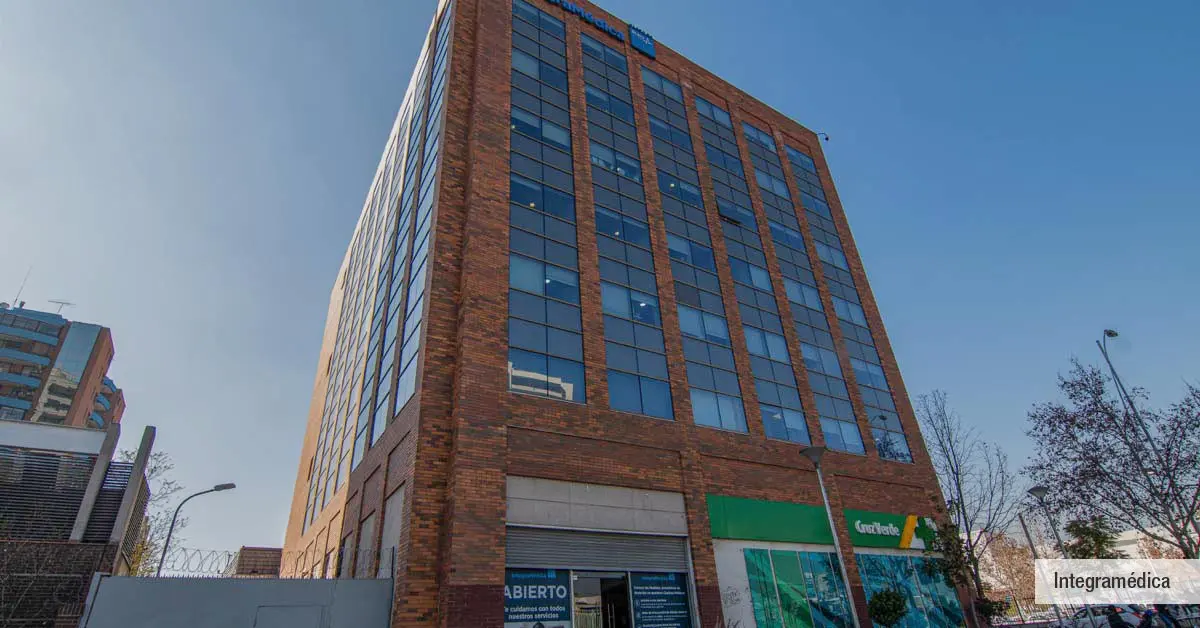 Centro médico Integramédica, acceso a salud integral en el entorno de Edificio Lía Aguirre.