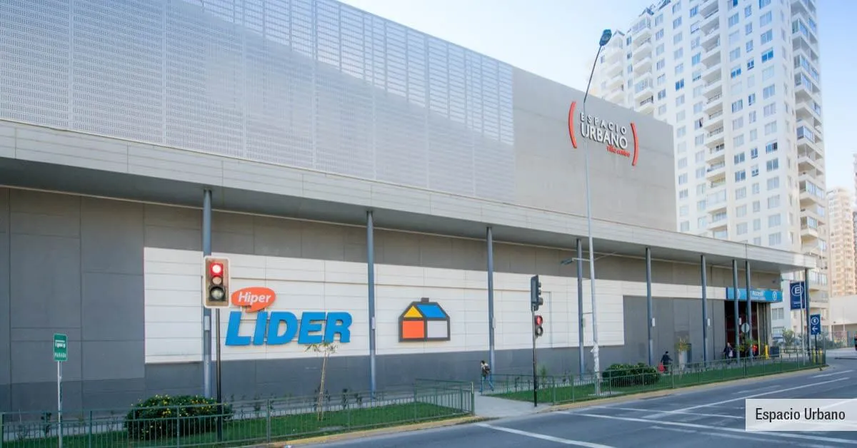 Mall Espacio Urbano, gran variedad de comercio a pasos de Condominio Parque Marañón.