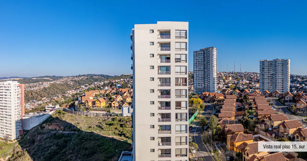 Gran vista panorámica sur desde el piso 15 del Condominio Parque Marañón en Viña del Mar.