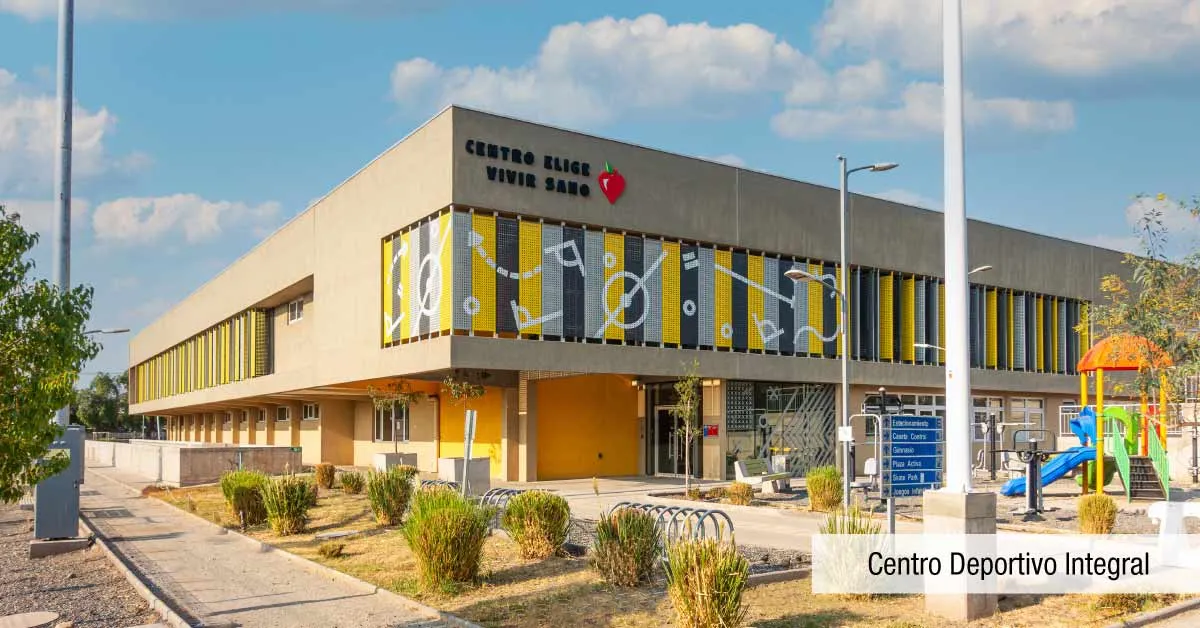 Centro Deportivo Integral cerca a Condominio Parque del Sur en La Cisterna, mostrando áreas de recreación y deporte.