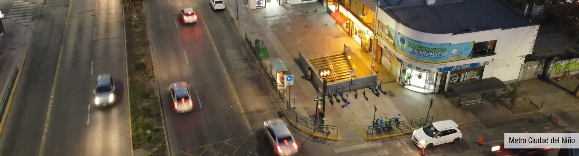 Metro Ciudad del Niño cerca de Edificio Santa Corina en La Cisterna, mostrando su acceso directo en Gran Avenida.