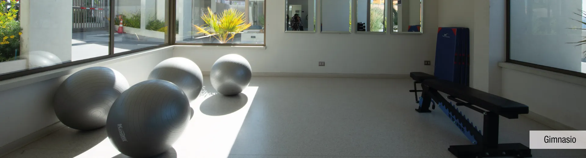 Moderno gimnasio equipado en áreas comunes de Condominio Parque Marañón, Viña del Mar.