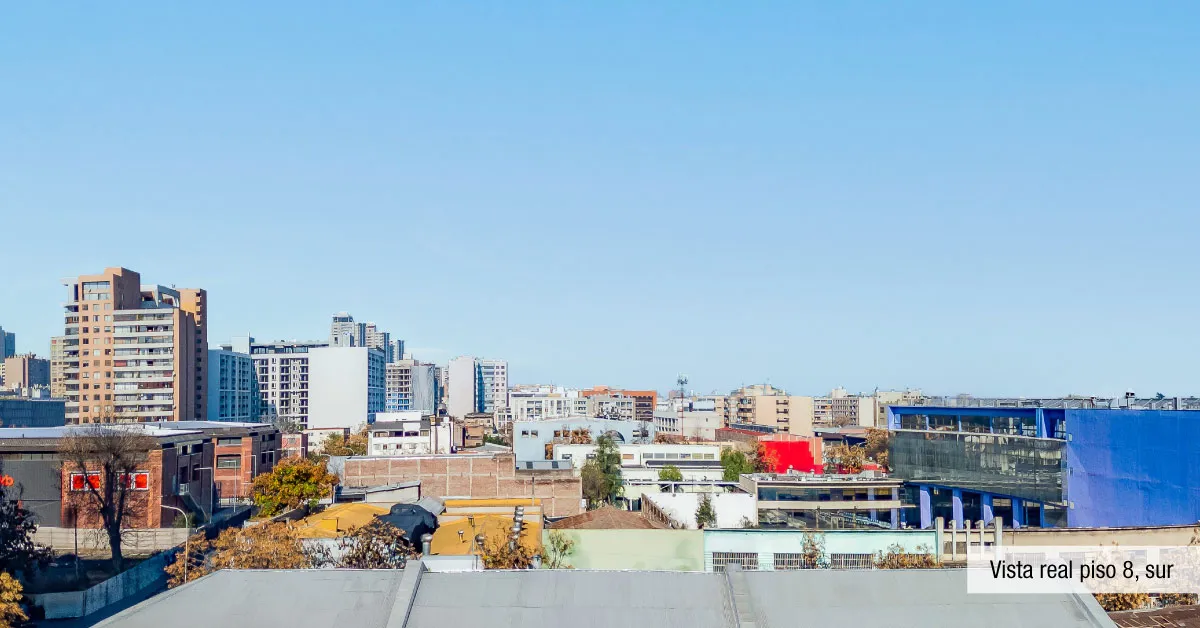 Vista sur desde piso 8 de Edificio Pedro de la Barra en Santiago Centro, mostrando un entorno urbano despejado.