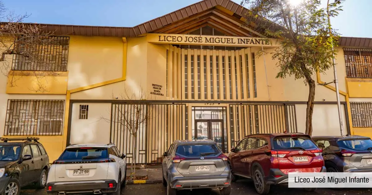 Liceo José Miguel Infante junto a Edificio Pedro de la Barra en Santiago Centro, destacando colegios.