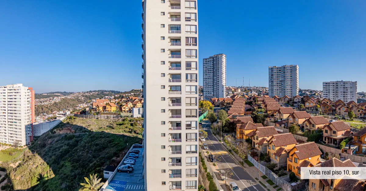 Vista panorámica sur desde el piso 10 del Condominio Parque Marañón en Viña del Mar.